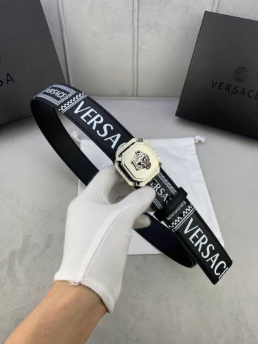 Special Width 4.0 Cm Versace This Two-Sided Top-Grain Leather Belt Features The