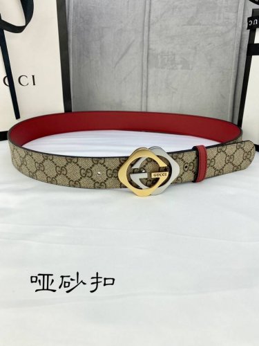 Width 4.0cm Gucci double-sided belt, one side is Gg Supreme canvas, the other si