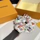 Special packaging Lv Louis Vuitton classic silk hair band looks great on the hea