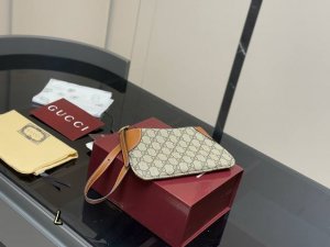 with folding box Size: 22.12Cm Gucci Mini Mahjong Bag The mini size you have be