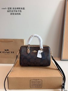 with gift box Coach Boston bag. Classic and versatile, timeless. This small pil