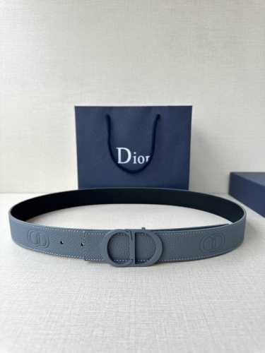 Width 3.5cm Dior's belt buckle is crafted from stainless steel with a grey matte
