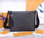 Top original quality men's messenger bag Model: N40003 Black plaid Size: 34*8*26