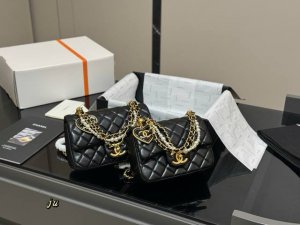 with folding box Size: 17.13Cm 20.12Cm Fatty Fang Pearls shipped Chanel new lov