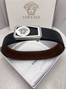 Versace: Original top-grain cowhide snakeskin surface: Lined with top-grain cowh