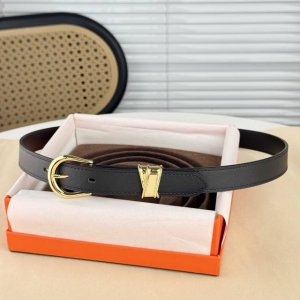 Special. Swift Calfskin Belt With A Metal Buckle. This Belt Features A Sleek, Ro