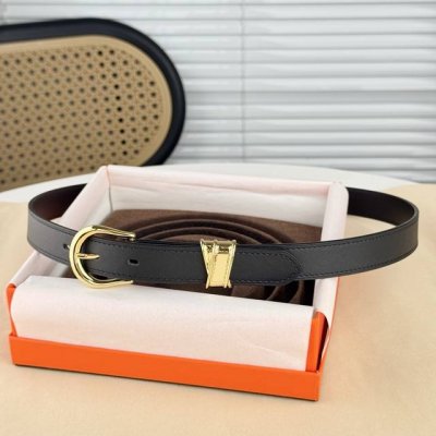 Special. Swift Calfskin Belt With A Metal Buckle. This Belt Features A Sleek, Ro