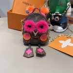 Louis Vuitton official website M69552 Palm Springs Bear bag charm and keychain.