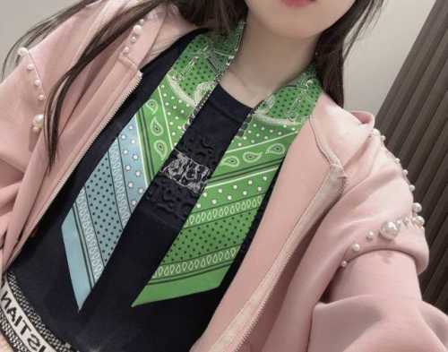 H Gold Spur Twilly, 100% mulberry silk, 18 momme double twill, heavy twill silk,