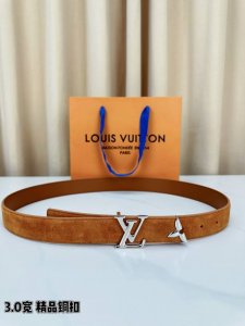 3.0 wide pretty LV belt, showcasing the brand's exquisite craftsmanship, feature