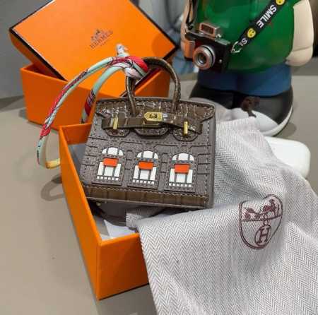 Hermes Mini Platinum Bag Pendant Creative Small House Bag Universal Bluetooth He - Click Image to Close
