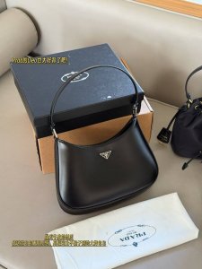 Comes with box Size: 27*15cm Prad's Cleo is so easy to carry ~ Lightweight, goo