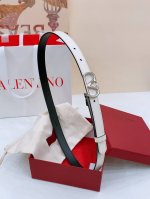 Burberry New Belt This Leather Belt Is Meticulously Crafted In Italy, Adorned Wi