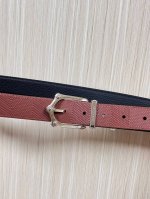 This season's new Frog reversible belt combines modern elements with elegant de