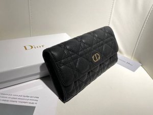 Dior 3608 Color Black Size 19*10.5*3.5 Dior counter model is now available! Made