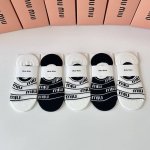 Special counter packaging Miumiu Miu Miu new boat socks invisible socks stacked