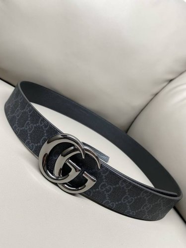 The 2025 Early Spring Collection reinterprets classic brand elements with a mode