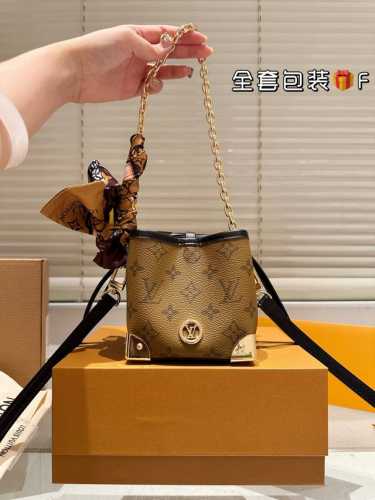 Replica cowhide Size: 12*11cm Lv's Noe Purse The little Shaomai is so cute! The