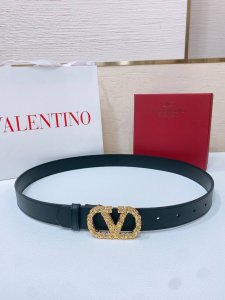Vlogo Signature Buckle Adorned With Swarovski Imitation Pearls - Swarovski Cryst