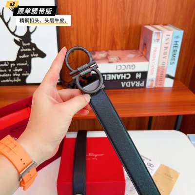 Ferrago F double-sided top-grain cowhide with a new look. Made of stainless stee