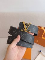 The Lv Line 40mm reversible belt features one side of Monogram Eclipse Reverse c