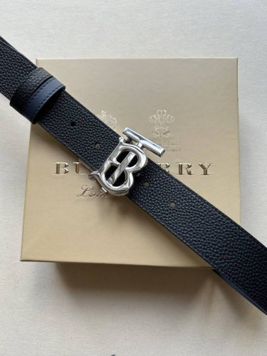 Brand: Burberry Price: p (without gift box) Size: 35mm wide (authentic size) Ha