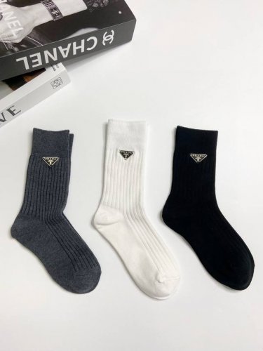 comes with packaging DDD. 3 pairs per box. DDD. Prada classic logo cotton mid-c