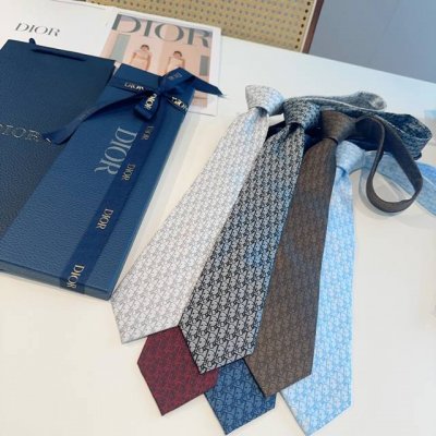 Special hit to the new Do family tie Dior men's D family Logo series tie, rare