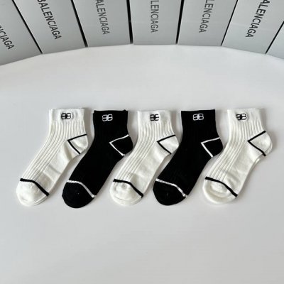 Special packaging for Balenciaga's new embroidered mid-calf socks! Five pairs pe