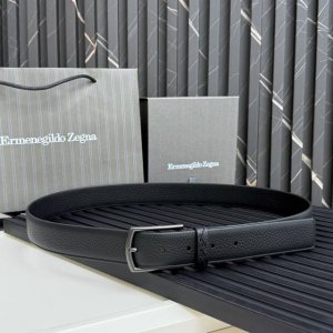 This Black Leather Belt Is Crafted From Grain Leather, Showcasing A Natural Text