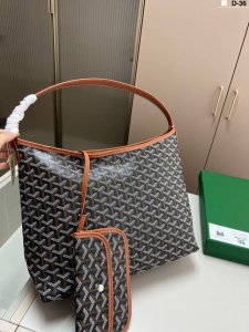 Goya's new Hobo underarm bag is a perfect 1:1 custom made bag from start to fini