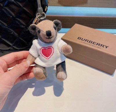 Burberry OEM P bear pendant, Burberry sweater teddy bear keychain pendant is gen