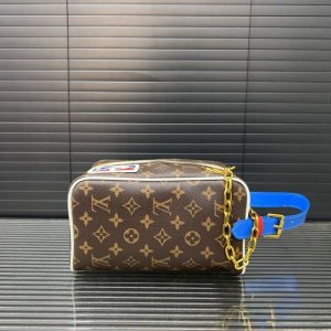 Louisvuitton NBA collaboration Cloakroom Dopp Kit handbag, clutch, cosmetic bag,