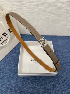 Loewe The latest belt from Loewe counters Made of smooth cowhide leather Belt de