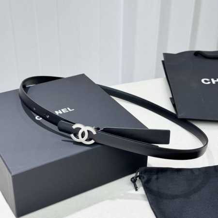 New Chanel Narrow Reversible Belt Chanel's classic reversible belt, made of hig - Click Image to Close