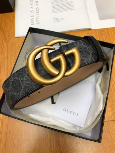 Gucci belt: Original fabric, top-grain cowhide lining with a suede sole. Feature