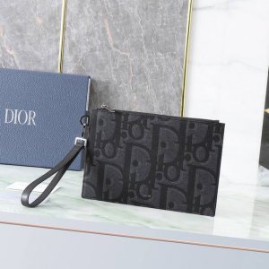 Black Large Monogram Clutch No.: 2Esca490Yxl_H27E_Tu Product Information This A5