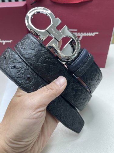 Fila double-sided imported calfskin, with a delicate and soft feel. Paired with