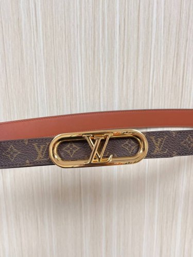 New seasonal style, 2.5mm wide double-pointed original 1:1 replica. One side is