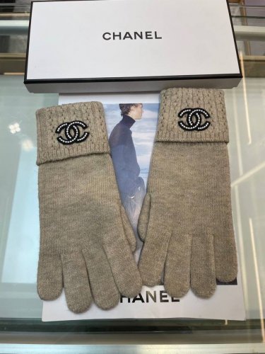 Chanel Fall/Winter Fingerless Cashmere Gloves, Candy Solid Color Series. A hot t