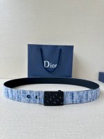 Width 3.5Cm This 35mm double-sided belt combines elegance with modernity. Made o