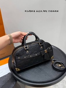 Gift box packagingNew Lv Murakami Takashi 2025 collaboration white tri-color han