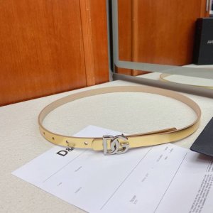 D&G Dolce & Gabbana reversible calfskin belt, adorned with an electroplated meta