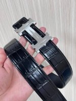 4.0 Double-sided imported top-grain cowhide, embossed with crocodile pattern and