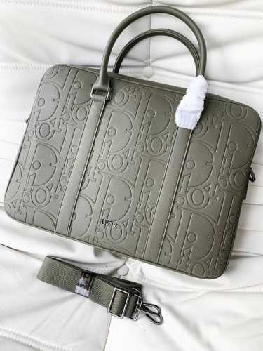 Dior - Dior's latest men's briefcase, synced with the official website. Made of