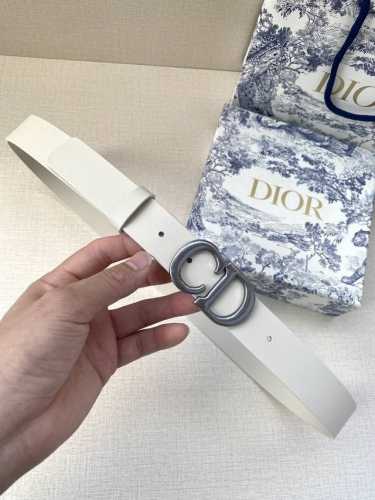 Width 3.0cm Dior's popular flat wireless Saddle belt, made from double-sided top
