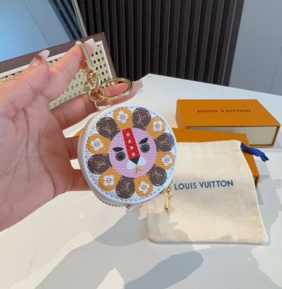 Takashi Murakami Co-Branded Panda Lv Bluetooth Earphone Bag With Keychain Univer