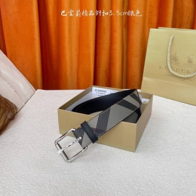 Burberry smooth leather belt with exquisite pin buckle embellishment, featuring