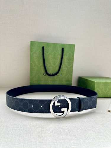 Width 3.8 Cm Gucci This Reversible Belt Seamlessly Blends Gg Supreme Canvas With