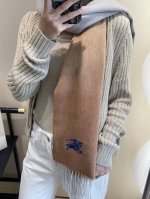 Family perk is here!! Burberry high-end heavyweight men's scarf! Highly recommen